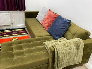 Peaceful 3 bedrooms house to rent in East London - 4