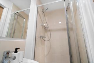 Old Trafford Stay with Free Parking - Manchester - 7