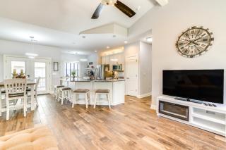 Less Than 1 Mi to Golf and Marina Inviting Home in Afton! - Afton - 6