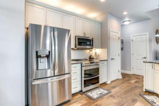Less Than 1 Mi to Golf and Marina Inviting Home in Afton! - Afton - 1