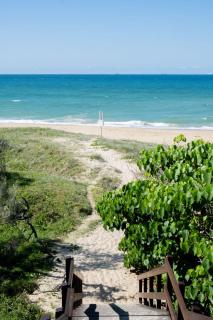 Beach Access Luxury Villa & Pool - - 6