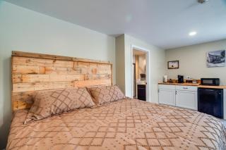 Studio Stay with Deck in Missouri Wine Country - New Haven - 1