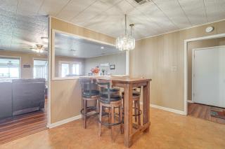 Lakefront Gem with Boat Dock and Fishing Pier in Many - 5