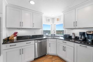 New 5 Bedrooms 3 full and 2 1 2 Bathroom Oceanfro - 2