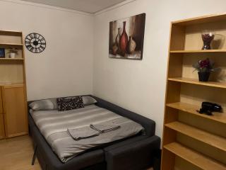 Hartley Apartment - 0