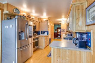 Tacoma Home on Steilacoom Lake with Dock! - 2