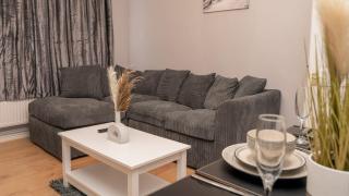 2 Bedroom Home Coventry, Parking - Tollbar End - 9