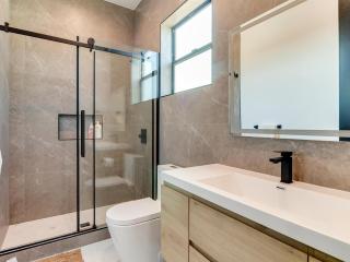 Modern Luxe Retreat 3-Bedroom #3 - Los Angeles - 5