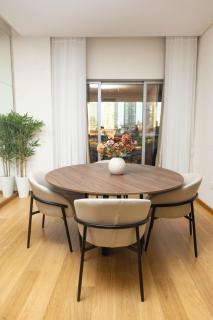 Executive 1BR - Steps from Total HQ w Fully equipped Kitchen, Fast WiFi, 65" Smart TV - Luanda - 2