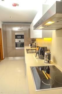 Central 1BR - Twin to King Bed, Steps from Total HQ, BNA & Endiama - Luanda - 3