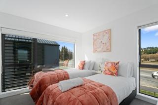 Alpine Grandview Luxury Townhouse - Explore Wanaka - Albert Town - 5
