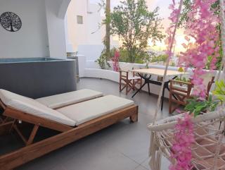 The Muses of Santorini Private Jacuzzi Suites - Vóthon - 8