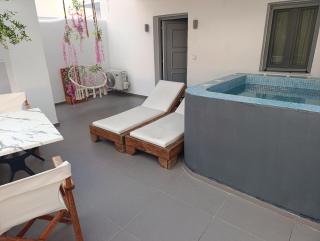 The Muses of Santorini Private Jacuzzi Suites - Vóthon - 7