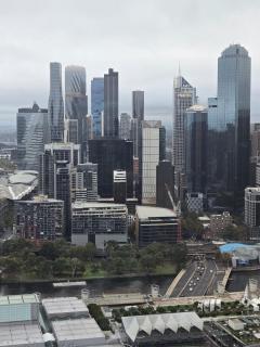 Spectacular Three Bedroom Suite with City View - Melbourne - 8