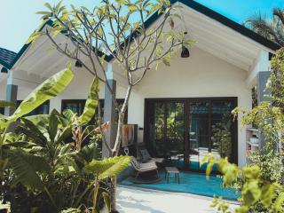 Oasis Breez - King Bedroom - - 6