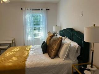 Chic Centrally Located 2BR Townhome at the Rez Sleeps 6 - Brandon - 3