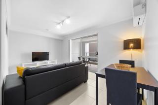 Waves Wine & a Warm Welcome 1BR by the Sea - 5