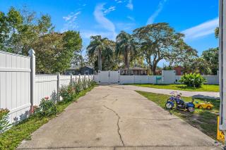 Guest House By Pinellas Trail,BeachGear,Parking - 3