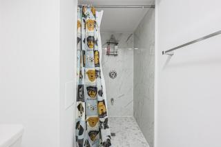 Exquisite 2-Bedroom Guest Suite - Bradford - 3