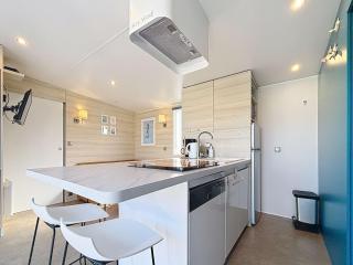 Mobil-home familial 40m² avec piscine chauffée, 200m de la plage, 6 pers, 3 ch, 2 sdb, terrasse - FR-1-361A-53 - Jullouville-les-Pins - 4