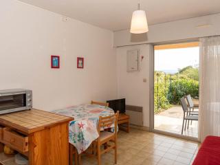 T2 Saint Clair 550m Plage, 4 Pers., Parking - FR-1-803-95 - Le Lavandou - 4
