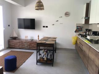 Cozy 2 bedroom Beach Apto - 2