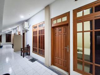 Hotel Djaya RedPartner near Alun Alun Nganjuk - Nganjuk - 3