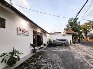 Hotel Djaya RedPartner near Alun Alun Nganjuk - Nganjuk - 4