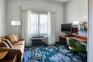 Fairfield by Marriott Inn & Suites Knoxville Turkey Creek - Knoxville - 1