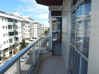 Moderno e reformado 2 quartos com varanda e garagem - 2