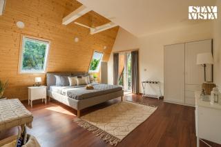 StayVista at Aarna Estate with library, lawn - Tāoru - 1