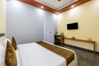Hotel Vibe BLUE-Noida Sector 117 - Noida - 7