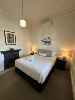 Central Geelong Retreat Sleeps 6 - 4