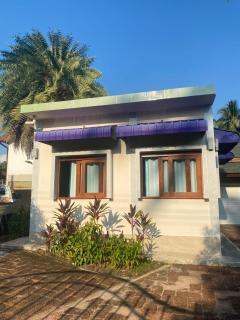 1 BR, Hidden Gem Private Beach Bungalow - - 9