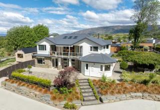 Wanaka Lake House - Close to That Wanaka Tree - Wanaka - 0