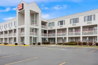 Econo Lodge - Willowbrook - 1