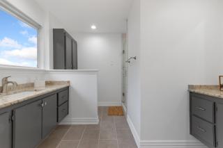 Lakefront Retreat Sleeps 15 Starlink Internet - Mabank - 2