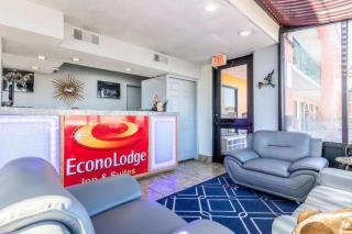 Econo Lodge Inn & Suites - Macon - 5