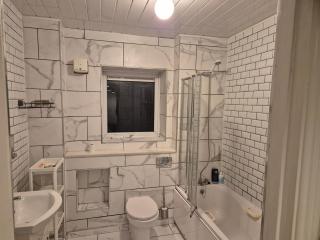Comfortable Double room beside tramline - Dublin - 5