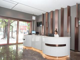 ZMAX Hotel Guangzhou South Dongxiao Nanzhou Metro Station - Canton - 8