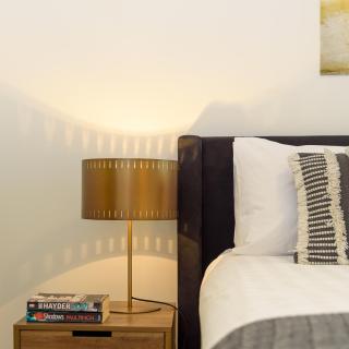 Cosmo Stays- Designer Apartment Fabulous Location - 2