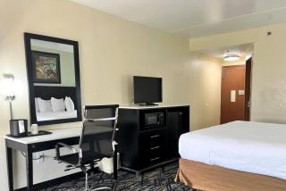 Baymont by Wyndham Cincinnati Sharonville - Sharonville - 3