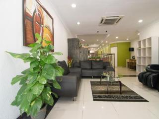 OYO 103 V'la Garden Hotel - Kuala Lumpur - 1