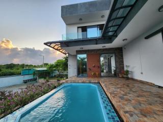 Lakeview Bellemare Villa - Belle Mare - 6