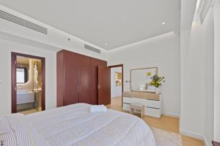 Luxury 2BR in JBR, Full Sea and Dubai Eye view - 9