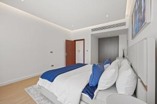 Luxury 2BR in JBR, Full Sea and Dubai Eye view - 6