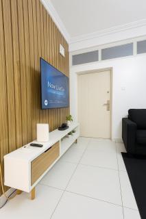 Affordable 1bed apartment in Lekki phase 1, admiralty way - Lagos - 0