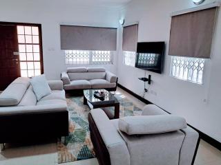 Stylish 3 bedroom House Near Airport & Marina Mall - Accra - 3
