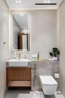 Waves - Luxe Studio with Jacuzzi & City Views - 5