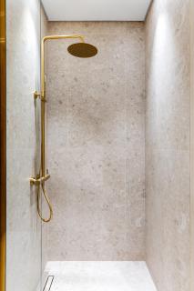 Waves - Luxe Studio with Jacuzzi & City Views - 2